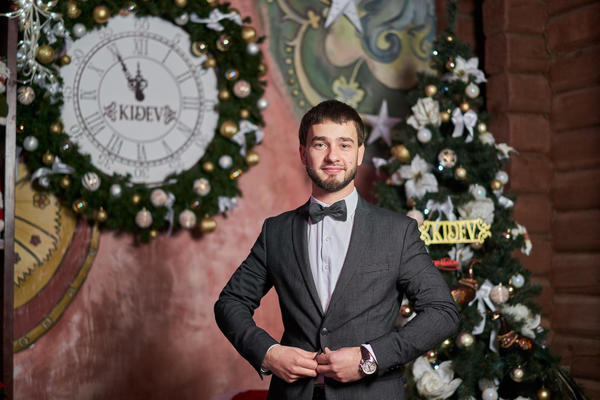 Замовити ведучого на свято